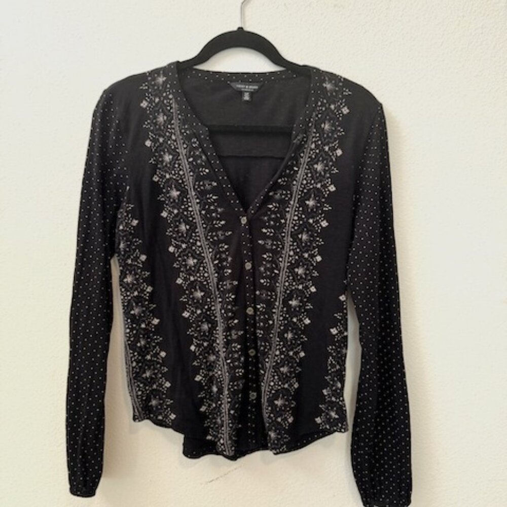 Lucky Brand long sleeved embroidered button down v neck S/P